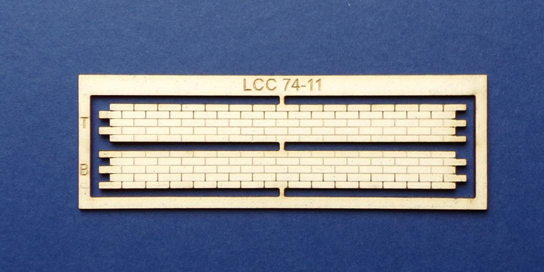 LCC 74-11 O gauge horizontal wall decoration Set of 2 brick decoration strips. 
